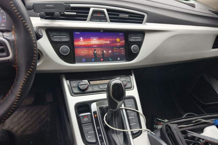 Used Geely Auto Emgrand X7 Sport 2018 1.8TD Automatic Two-Wheel Drive Smart Connect 4G Internet Edition Audio And AC Panel