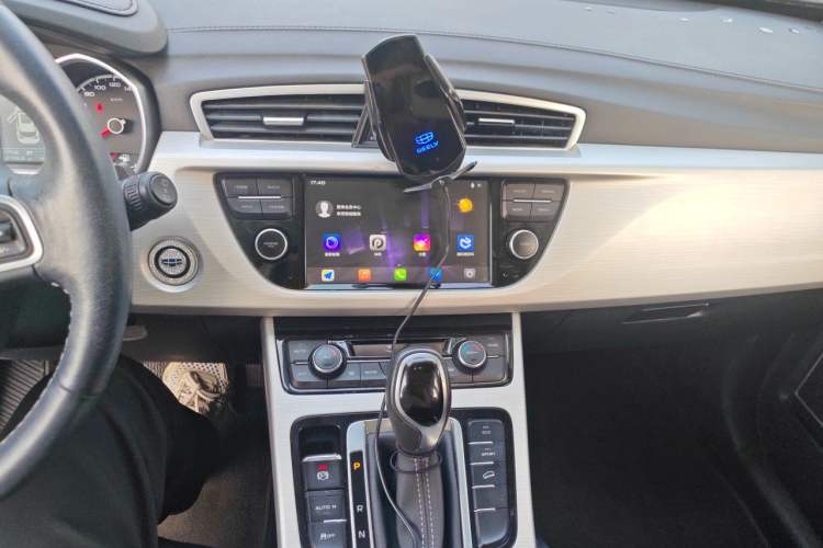 Used Geely Auto Emgrand X7 Sport 2018 Revised Version 1.8TD Automatic Two-Wheel Drive Smart Connectivity 4G-Enabled Edition Audio And AC Panel