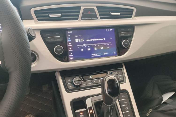Used Geely Auto Emgrand X7 Sport 2018 1.8TD Automatic Two-Wheel Drive Smart Connect 4G Internet Edition Audio And AC Panel