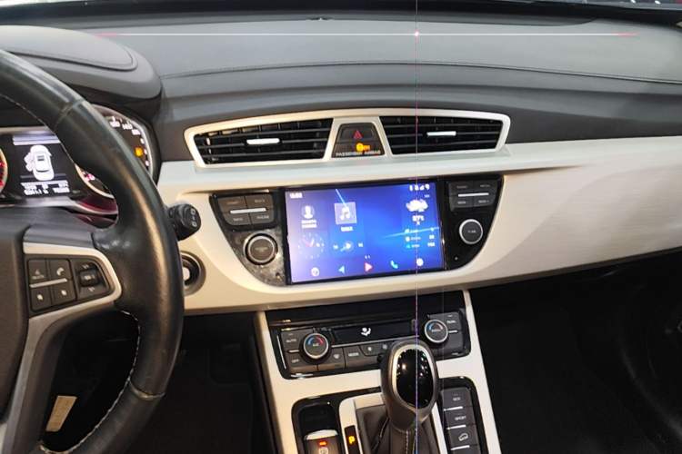 Used Geely Auto Emgrand X7 Sport 2018 1.8TD Automatic Two-Wheel Drive Zhiya Model Audio And AC Panel