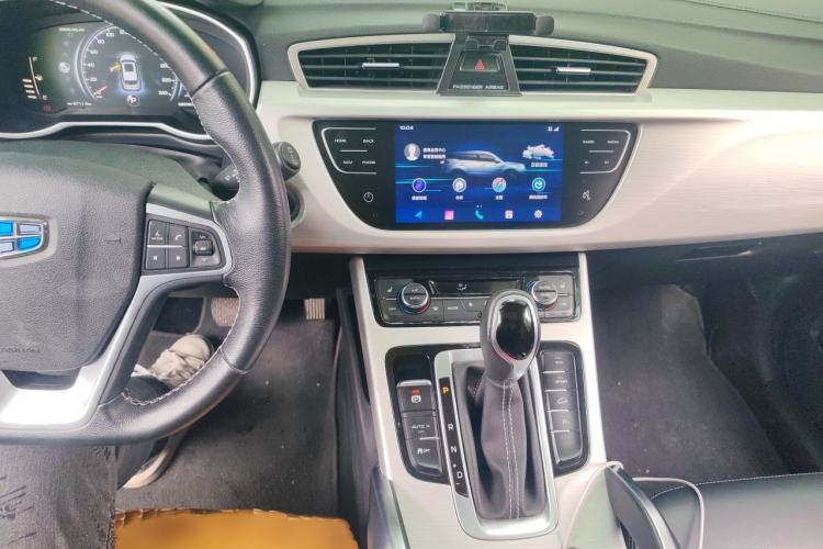Used Geely Auto Emgrand X7 Sport 2018 1.8TD Automatic Two-Wheel Drive Smart 4G Connected Version Audio And AC Panel