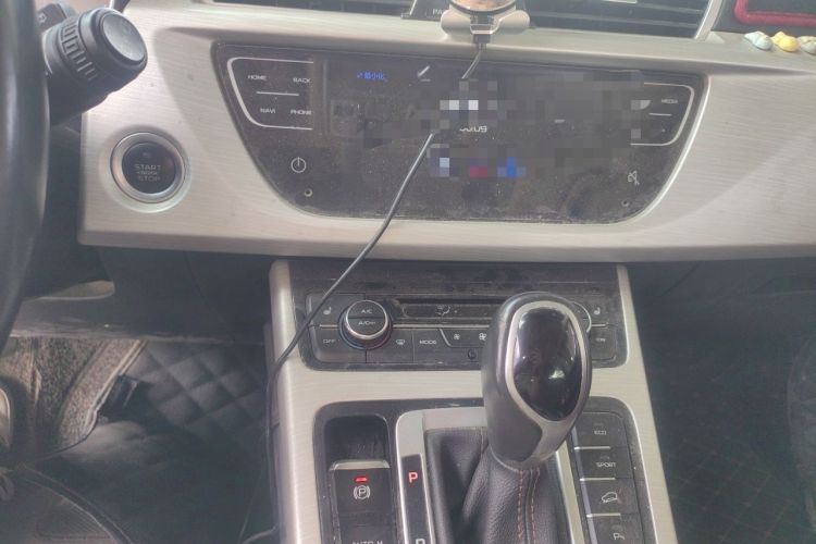 Used Geely Auto Emgrand X7 Sport 2018 1.8TD Automatic Two-Wheel Drive ZhiZun Model with 4G Connectivity Audio And AC Panel