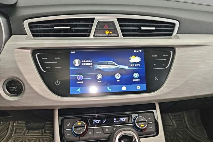 Used Geely Auto Emgrand X7 Sport 2018 1.8TD Automatic Two-Wheel Drive ZhiZun Model with 4G Connectivity Audio And AC Panel