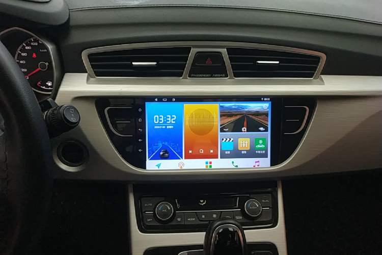Used Geely Auto Emgrand X7 Sport 2018 1.8TD Automatic Two-Wheel Drive Zhiya Model Audio And AC Panel
