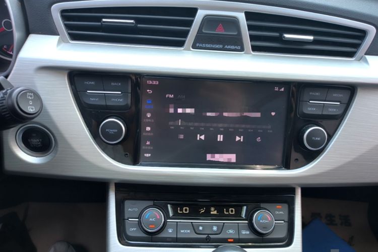 Used Geely Auto Emgrand X7 Sport 2018 1.8TD Automatic Two-Wheel Drive Zhiya Model Audio And AC Panel