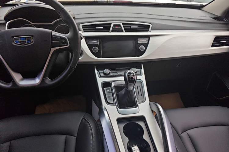 Used Geely Auto Emgrand X7 Sport 2018 2.0L Manual Two-Wheel Drive Zhiya Version Audio And AC Panel