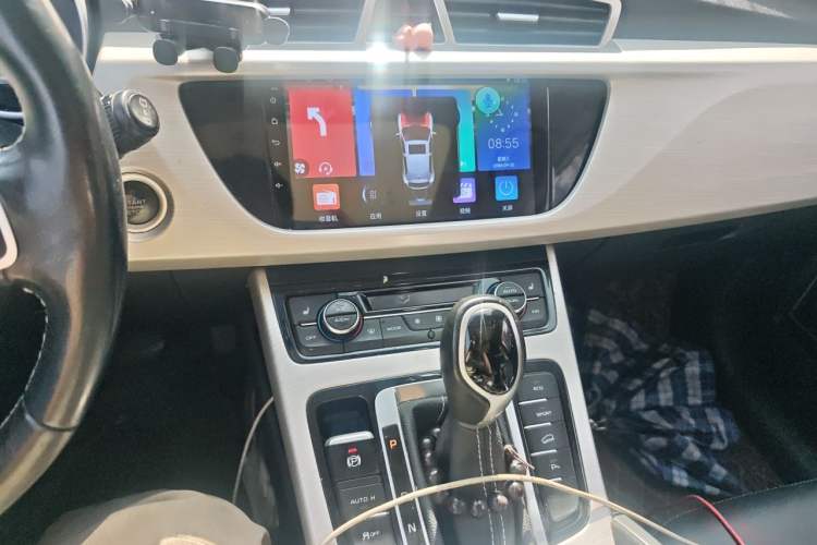 Used Geely Auto Emgrand X7 Sport 2018 1.8TD Automatic Two-Wheel Drive Smart Connect 4G Internet Edition Audio And AC Panel
