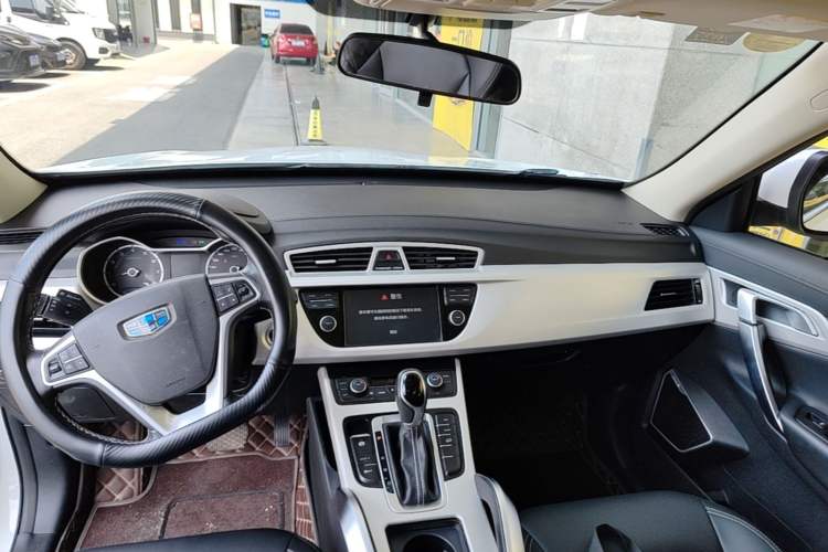 Used Geely Auto Emgrand X7 Sport 2018 1.8TD Automatic Two-Wheel Drive Zhiya Model Audio And AC Panel