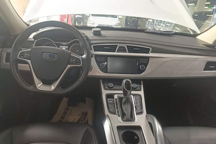 Used Geely Auto Emgrand X7 Sport 2018 1.8TD Automatic Two-Wheel Drive Zhiya Model Audio And AC Panel