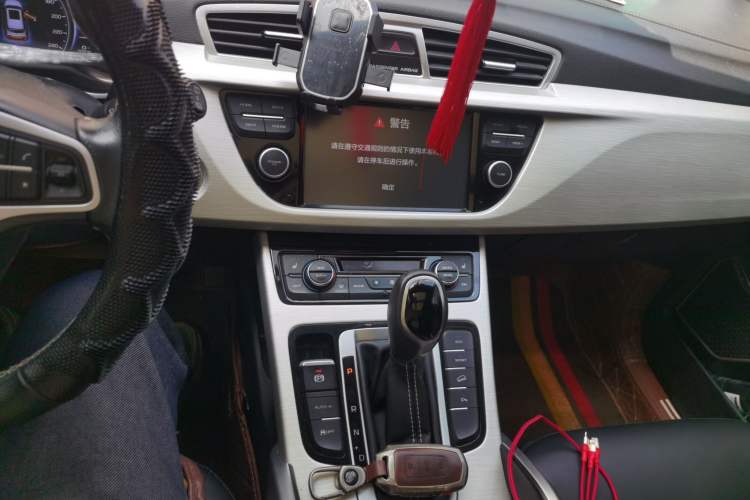 Used Geely Auto Emgrand X7 Sport 2018 1.8TD Automatic Two-Wheel Drive Smart Connect 4G Internet Edition Audio And AC Panel