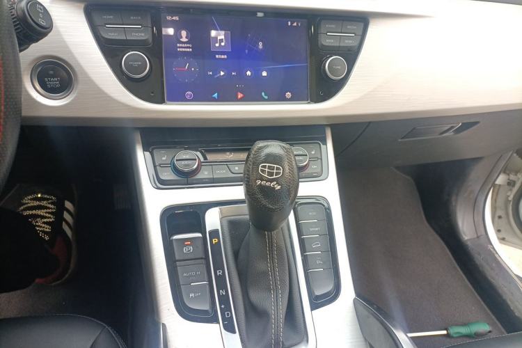 Used Geely Auto Emgrand X7 Sport 2018 1.8TD Automatic Two-Wheel Drive Smart Connect 4G Internet Edition Audio And AC Panel