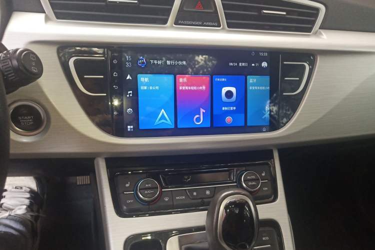 Used Geely Auto Emgrand X7 Sport 2018 1.8TD Automatic Two-Wheel Drive Smart Connect 4G Internet Edition Audio And AC Panel