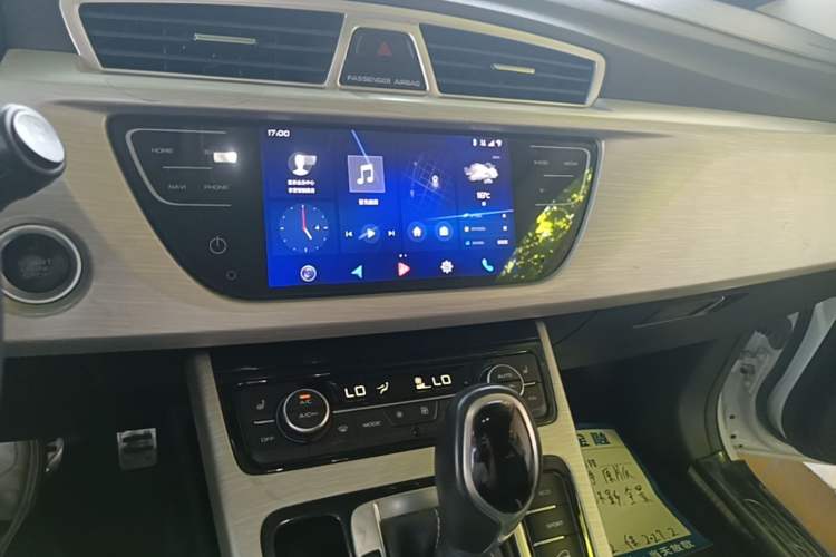 Used Geely Auto Emgrand X7 Sport 2018 1.8TD Automatic Two-Wheel Drive Smart 4G Connected Version Audio And AC Panel