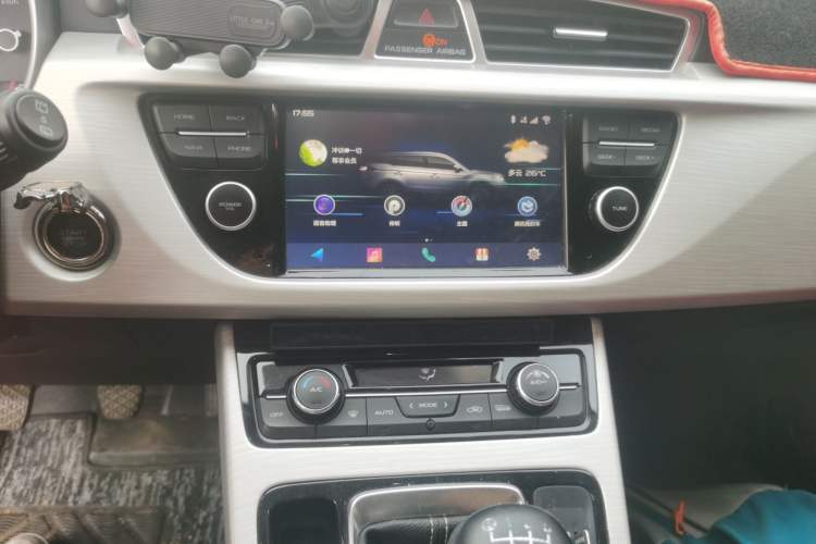 Used Geely Auto Emgrand X7 Sport 2018 2.0L Manual Two-Wheel Drive Zhiya Version Audio And AC Panel