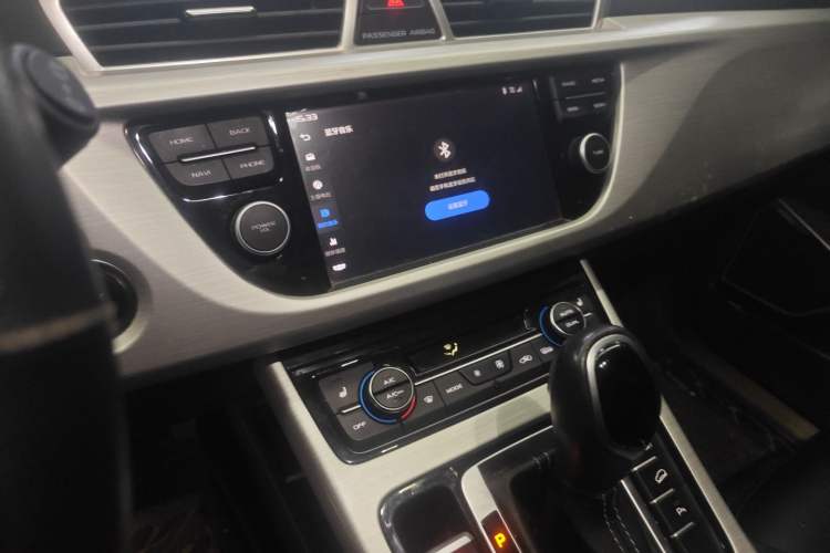 Used Geely Auto Emgrand X7 Sport 2018 1.8TD Automatic Two-Wheel Drive Smart Connect 4G Internet Edition Audio And AC Panel