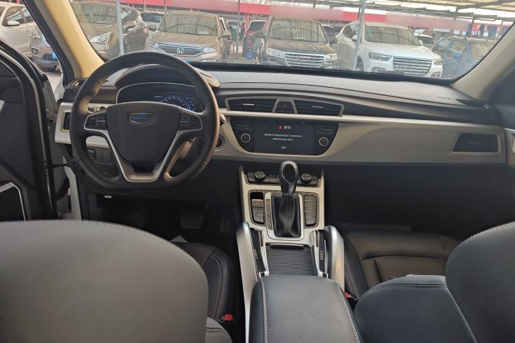Used Geely Auto Emgrand X7 Sport 2018 1.8TD Automatic Two-Wheel Drive Smart Connect 4G Internet Edition Center Console
