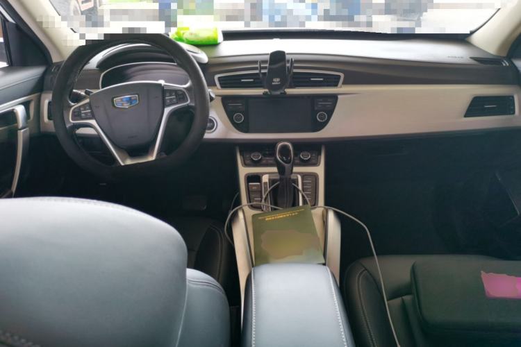 Used Geely Auto Emgrand X7 Sport 2018 Revised Version 1.8TD Automatic Two-Wheel Drive Smart Connectivity 4G-Enabled Edition Center Console
