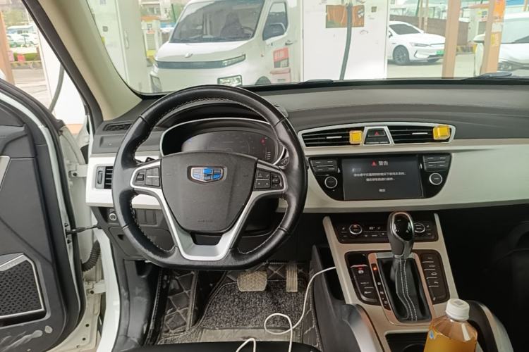 Used Geely Auto Emgrand X7 Sport 2018 1.8TD Automatic Two-Wheel Drive Smart Connect 4G Internet Edition Center Console