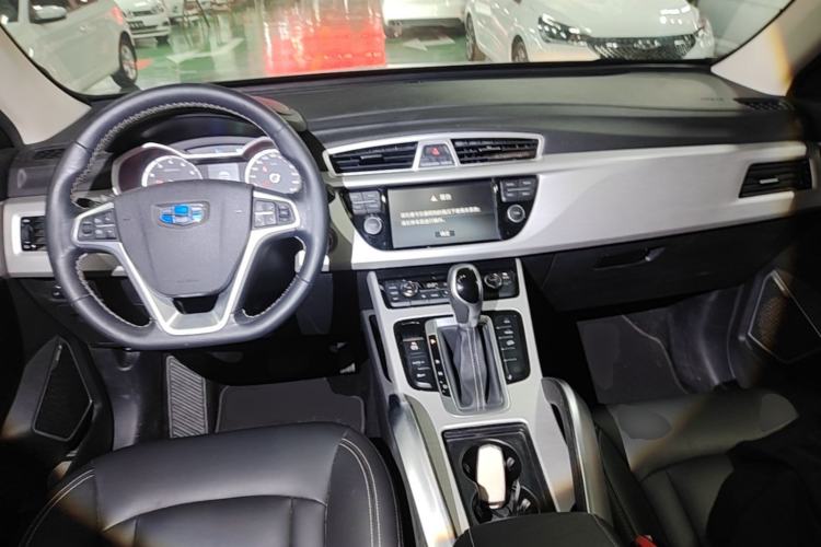 Used Geely Auto Emgrand X7 Sport 2018 1.8TD Automatic Two-Wheel Drive Zhiya Model Center Console