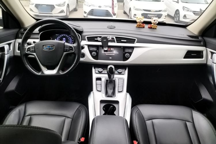 Used Geely Auto Emgrand X7 Sport 2018 1.8TD Automatic Two-Wheel Drive Smart Connect 4G Internet Edition Center Console