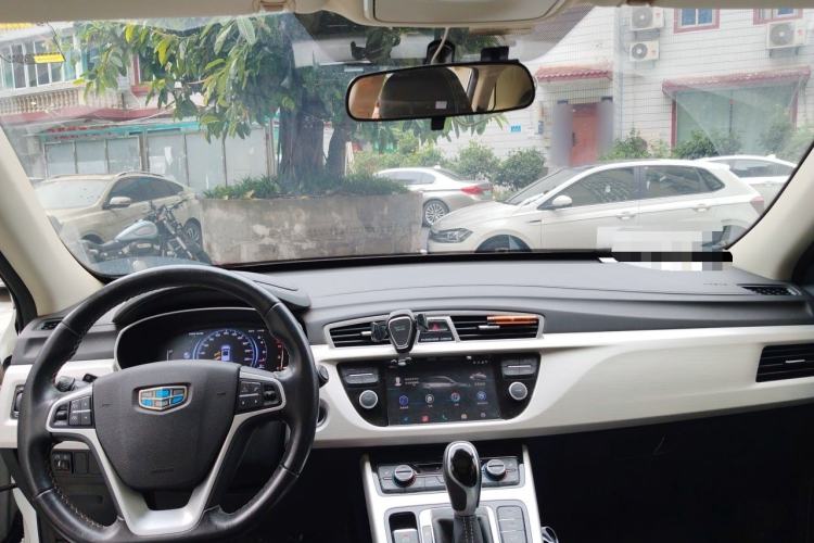 Used Geely Auto Emgrand X7 Sport 2018 1.8TD Automatic Two-Wheel Drive Smart Connect 4G Internet Edition Center Console