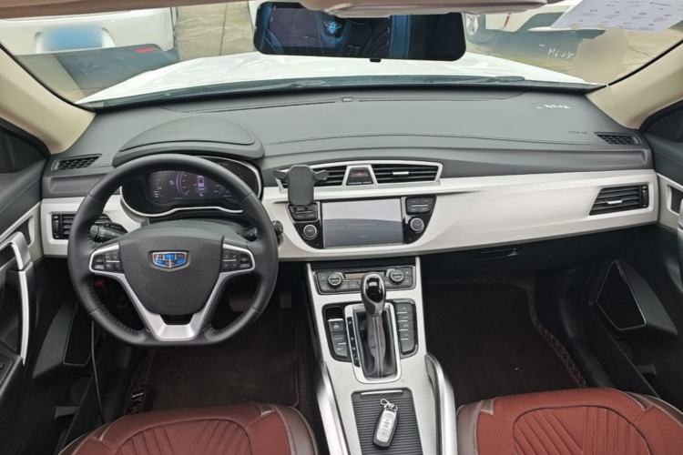 Used Geely Auto Emgrand X7 Sport 2018 1.8TD Automatic Two-Wheel Drive Smart Connect 4G Internet Edition Center Console