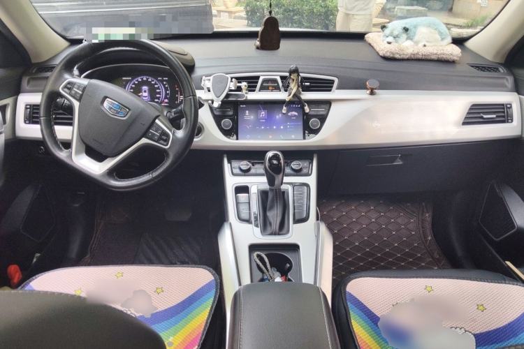 Used Geely Auto Emgrand X7 Sport 2018 Revised Version 1.8TD Automatic Two-Wheel Drive Smart Connectivity 4G-Enabled Edition Center Console