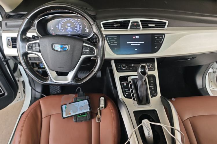 Used Geely Auto Emgrand X7 Sport 2018 1.8TD Automatic All-Wheel-Drive ZhiZun Model with 4G Connectivity Center Console