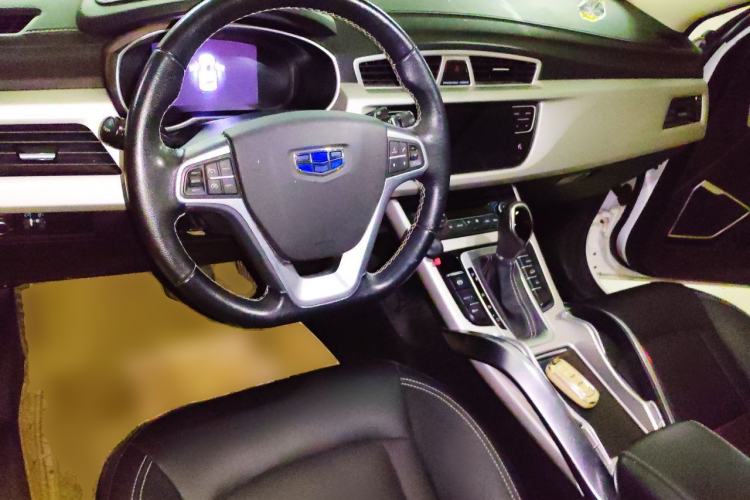 Used Geely Auto Emgrand X7 Sport 2018 1.8TD Automatic Two-Wheel Drive Smart 4G Connected Version Center Console