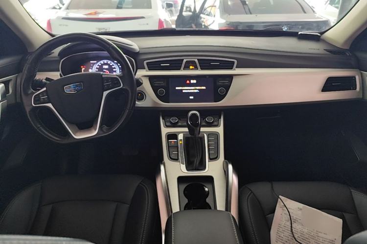 Used Geely Auto Emgrand X7 Sport 2018 1.8TD Automatic Two-Wheel Drive Smart Connect 4G Internet Edition Center Console
