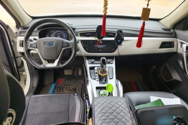 Used Geely Auto Emgrand X7 Sport 2018 1.8TD Automatic Two-Wheel Drive Smart 4G Connected Version Center Console