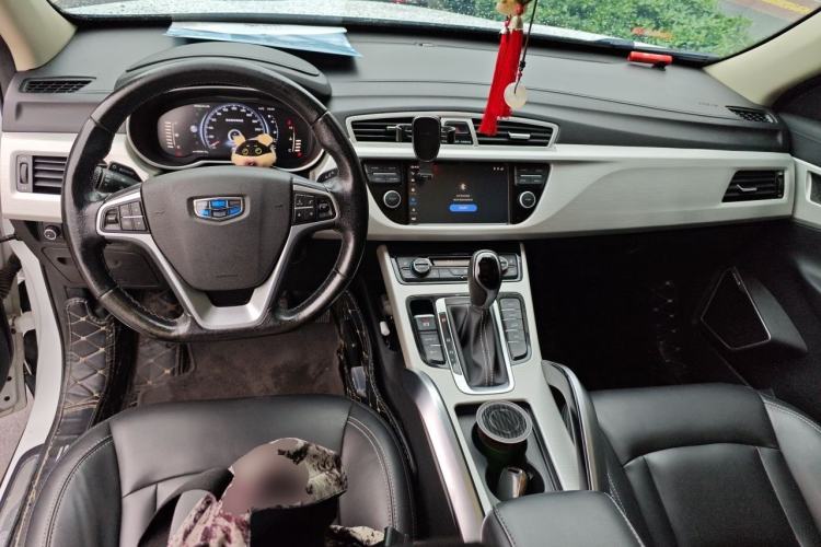 Used Geely Auto Emgrand X7 Sport 2018 1.8TD Automatic Two-Wheel Drive Smart Connect 4G Internet Edition Center Console