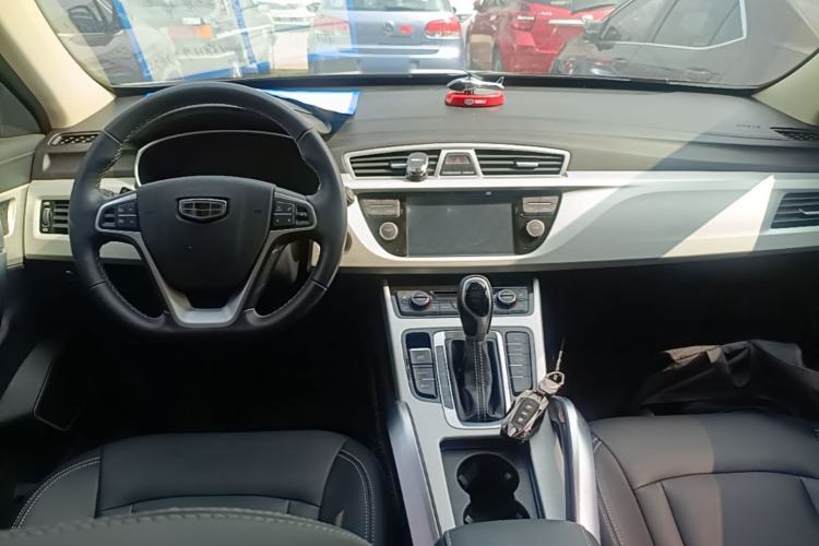 Used Geely Auto Emgrand X7 Sport 2018 1.8TD Automatic Two-Wheel Drive Smart Connect 4G Internet Edition Center Console