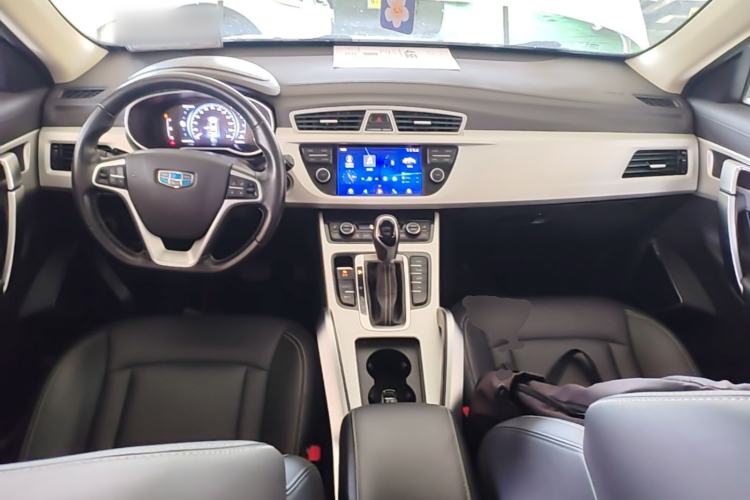 Used Geely Auto Emgrand X7 Sport 2018 1.8TD Automatic Two-Wheel Drive Smart Connect 4G Internet Edition Center Console