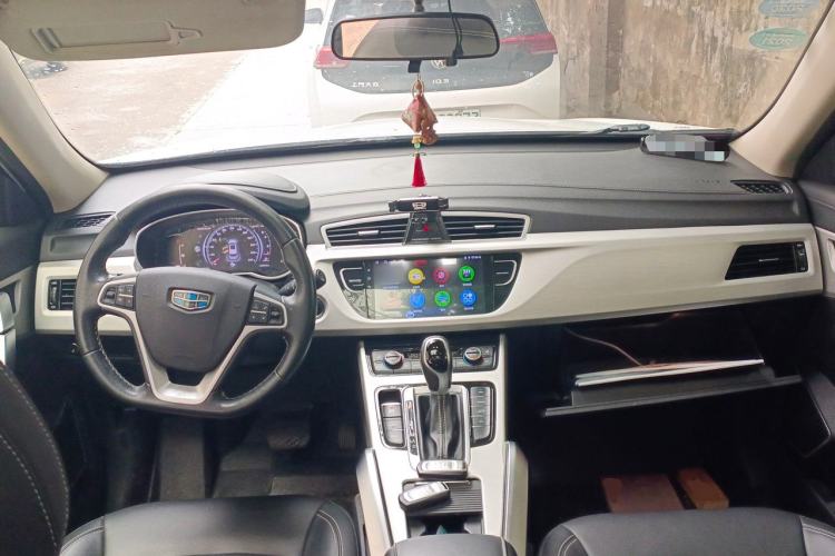 Used Geely Auto Emgrand X7 Sport 2018 1.8TD Automatic Two-Wheel Drive Smart Connect 4G Internet Edition Center Console