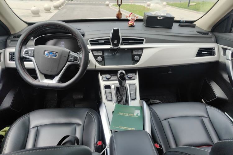 Used Geely Auto Emgrand X7 Sport 2018 1.8TD Automatic Two-Wheel Drive Smart Connect 4G Internet Edition Center Console