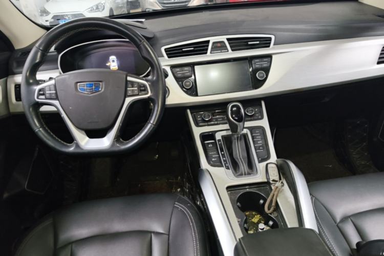 Used Geely Auto Emgrand X7 Sport 2018 1.8TD Automatic Two-Wheel Drive Smart Connect 4G Internet Edition Center Console