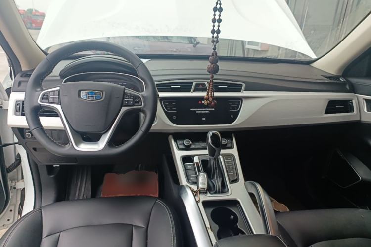 Used Geely Auto Emgrand X7 Sport 2018 1.8TD Automatic Two-Wheel Drive Smart 4G Connected Version Center Console