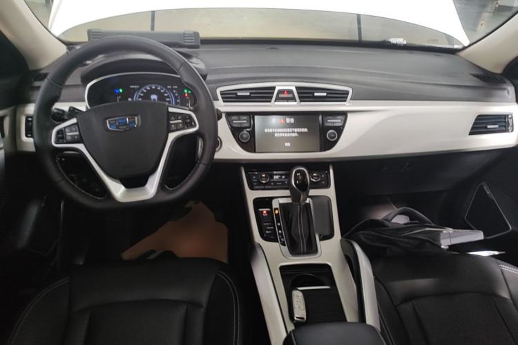 Used Geely Auto Emgrand X7 Sport 2018 1.8TD Automatic Two-Wheel Drive Smart Connect 4G Internet Edition Center Console
