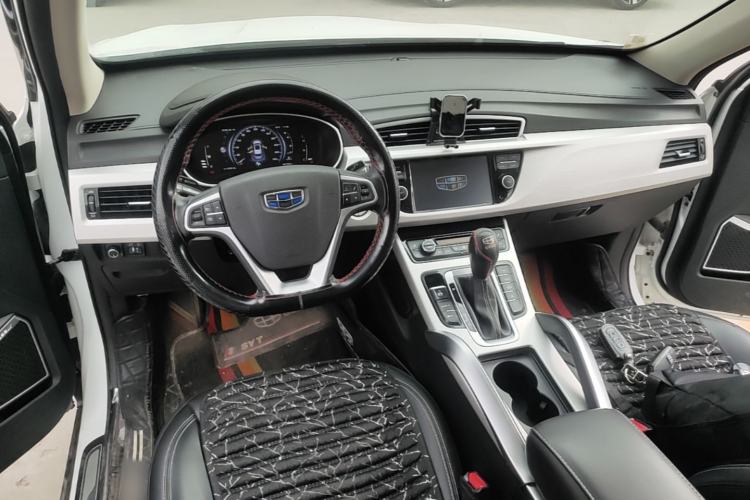 Used Geely Auto Emgrand X7 Sport 2018 1.8TD Automatic Two-Wheel Drive Smart Connect 4G Internet Edition Center Console