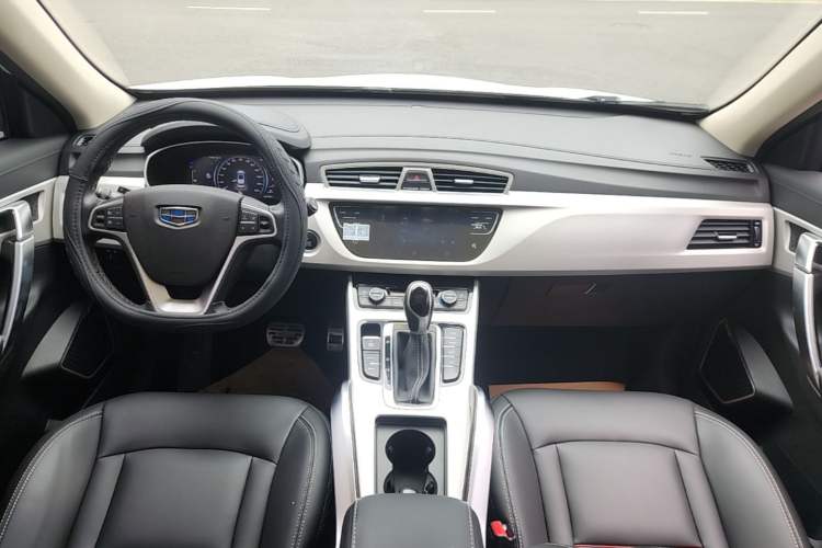 Used Geely Auto Emgrand X7 Sport 2018 1.8TD Automatic Two-Wheel Drive Smart 4G Connected Version Center Console