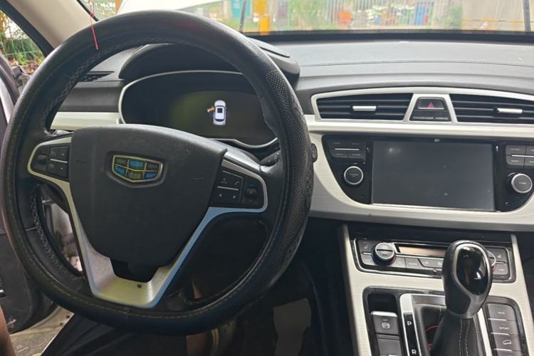 Used Geely Auto Emgrand X7 Sport 2018 1.8TD Automatic Two-Wheel Drive Smart Connect 4G Internet Edition Center Console