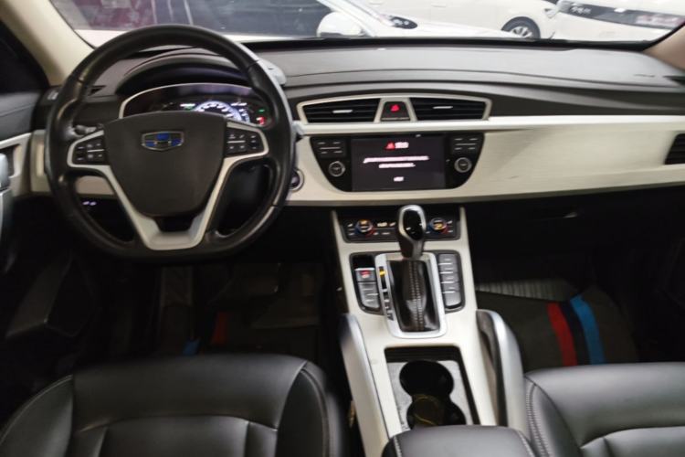 Used Geely Auto Emgrand X7 Sport 2018 1.8TD Automatic Two-Wheel Drive Smart Connect 4G Internet Edition Center Console