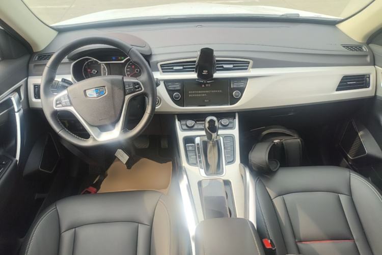 Used Geely Auto Emgrand X7 Sport 2018 1.8TD Automatic Two-Wheel Drive Zhiya Model Center Console