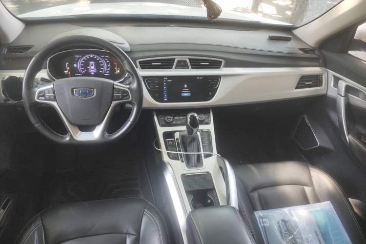 Used Geely Auto Emgrand X7 Sport 2018 1.8TD Automatic Two-Wheel Drive Smart 4G Connected Version Center Console