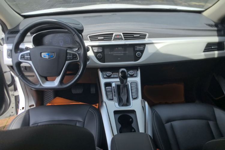 Used Geely Auto Emgrand X7 Sport 2018 1.8TD Automatic Two-Wheel Drive Smart Connect 4G Internet Edition Center Console