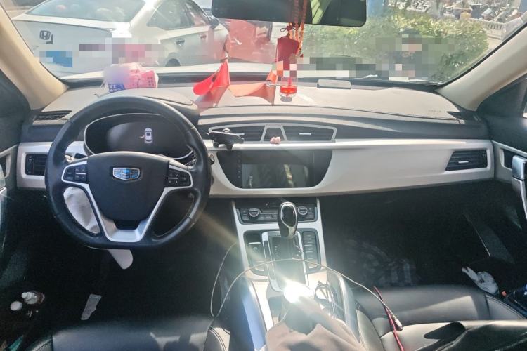 Used Geely Auto Emgrand X7 Sport 2018 1.8TD Automatic Two-Wheel Drive Smart Connect 4G Internet Edition Center Console