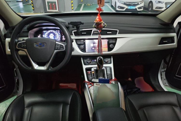 Used Geely Auto Emgrand X7 Sport 2018 1.8TD Automatic Two-Wheel Drive Smart Connect 4G Internet Edition Center Console