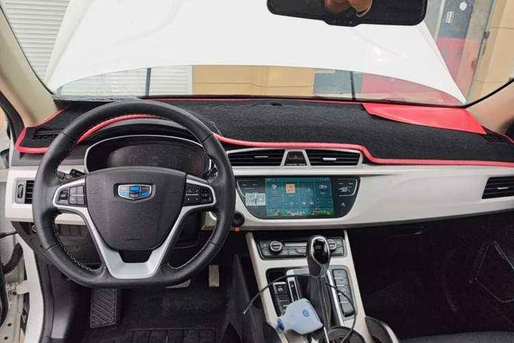 Used Geely Auto Emgrand X7 Sport 2018 1.8TD Automatic Two-Wheel Drive Smart 4G Connected Version Center Console