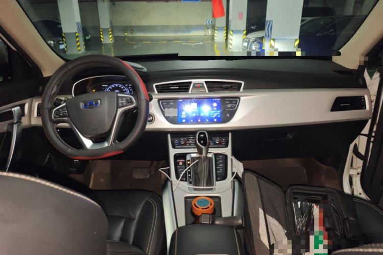 Used Geely Auto Emgrand X7 Sport 2018 1.8TD Automatic Two-Wheel Drive Smart 4G Connected Version Center Console